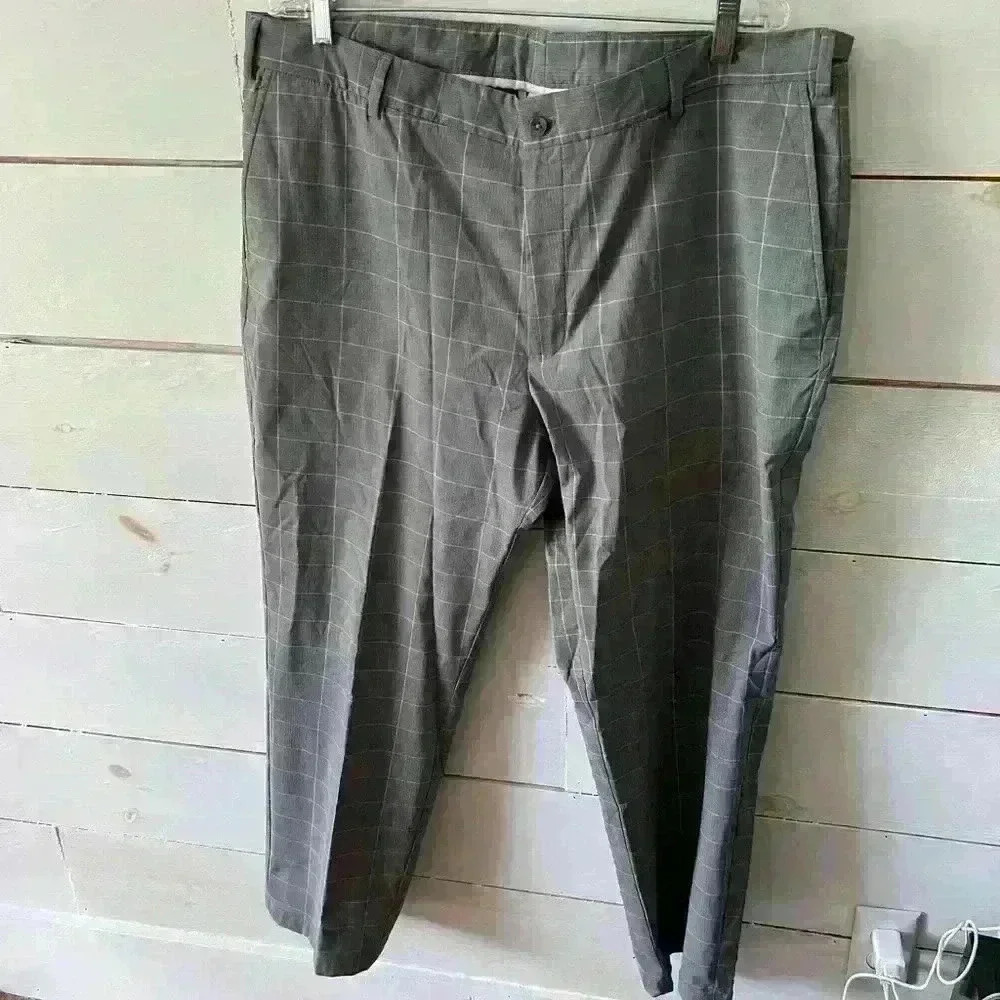 Slazenger men’s golf pants size 40/30, gray plaid, pockets, GUC, sportswear